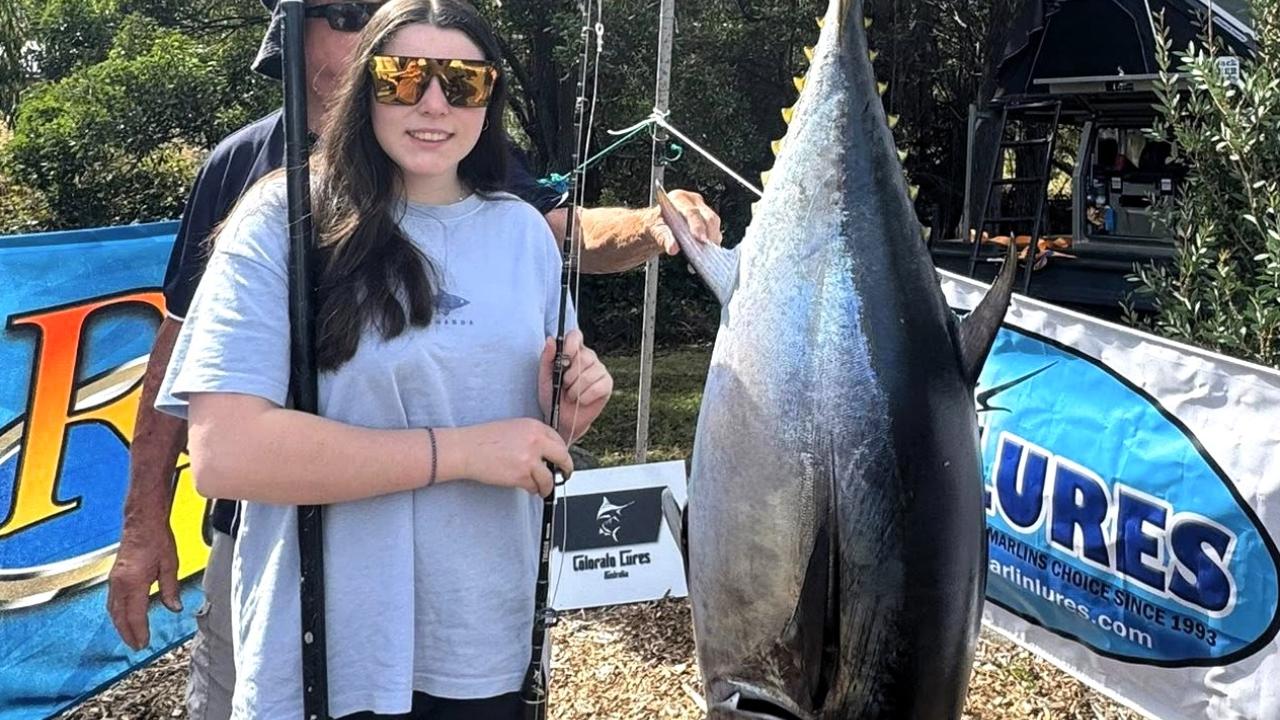 Shanae Dance with the 55.3 kg Southern Bluefin Tuna and pending 37 kg tackle GFAA State & Australian record in the Junior Female category. 