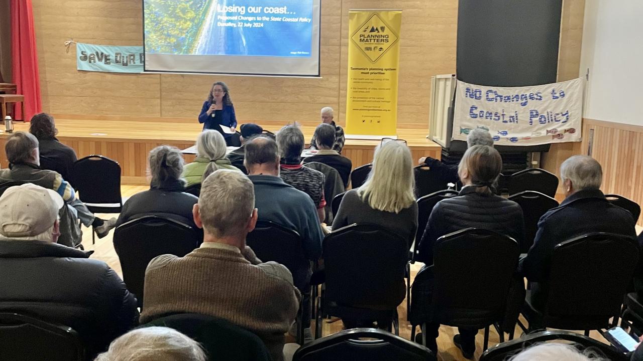 Public meeting at Dunnalley Meeting at Dunalley