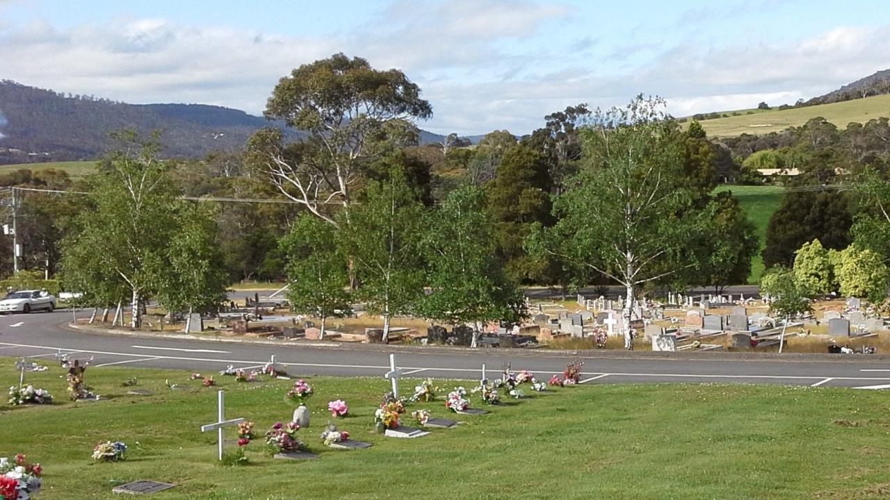 Malbina Cemetery 