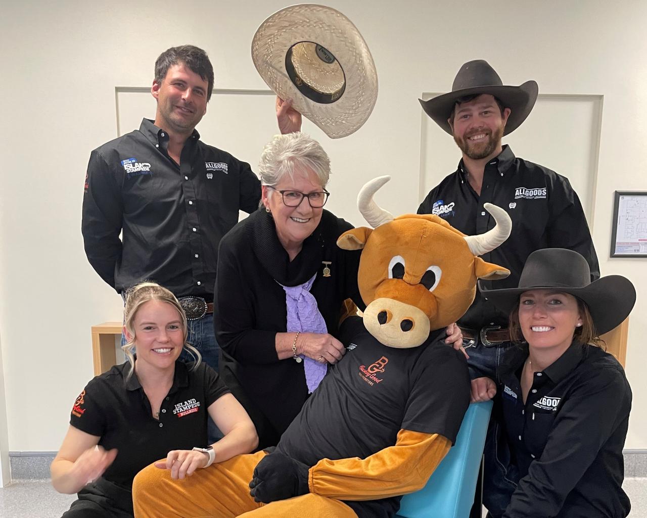 Raquel Clark, Brutus the Bull, Grace Mitchellson, Chris Dornauf, LGH Children’s ward auxiliary president Margaret Kirkup, Alex White of Ross.