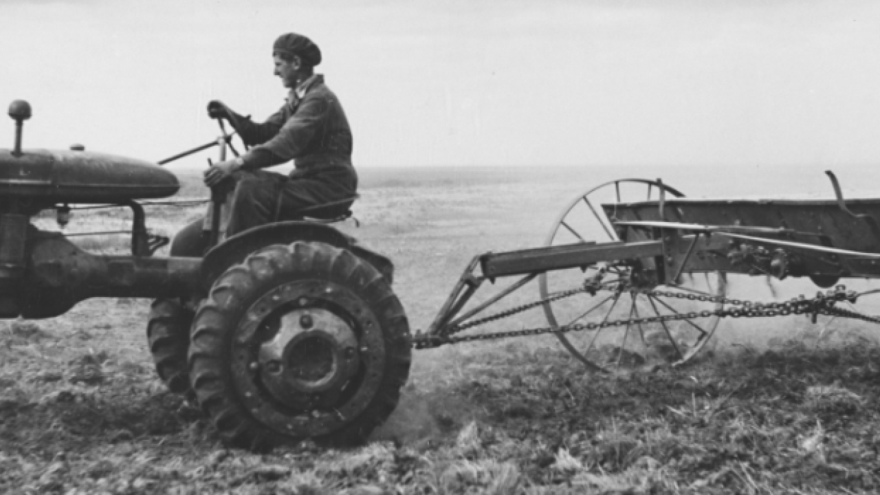 Soilder settler tractor