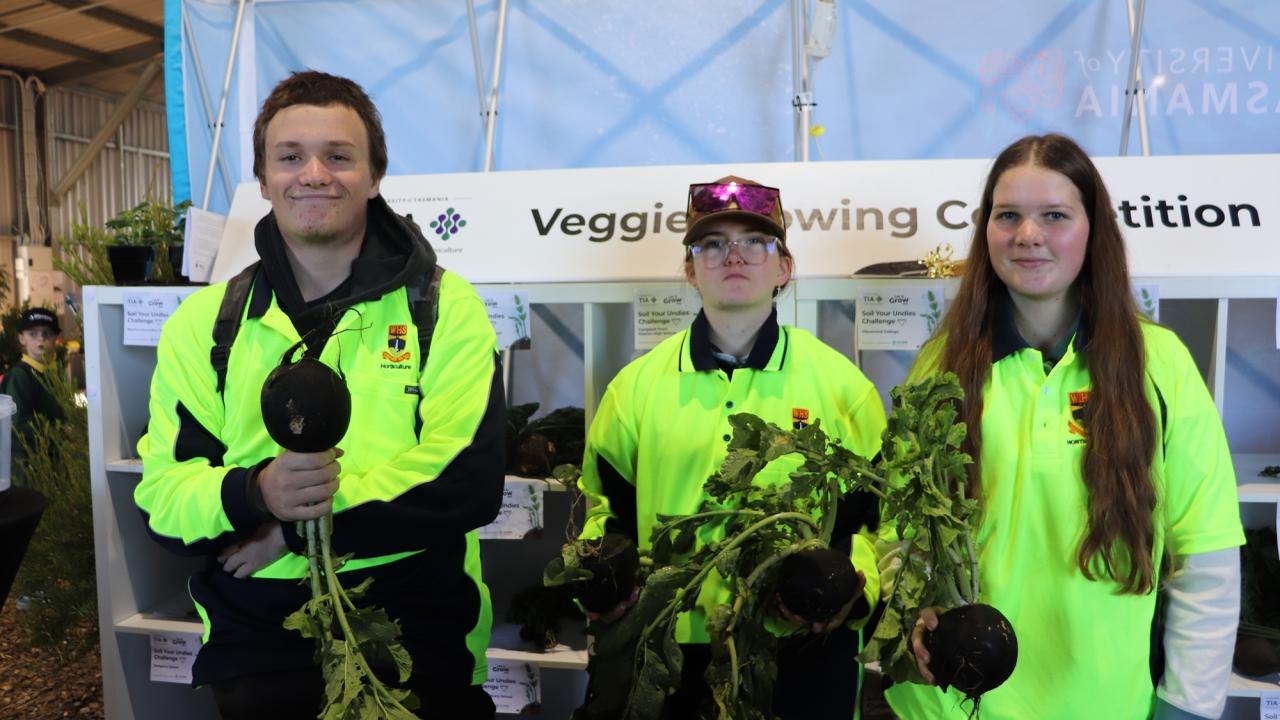 2025 Let it Grow competition winners Tanner Thompson, Jessie Lee Honsch and Tahlia Balfour from Wynyard High School 2025 Let it Grow competition winners Tanner Thompson, Jessie Lee Honsch and Tahlia Balfour from Wynyard High School