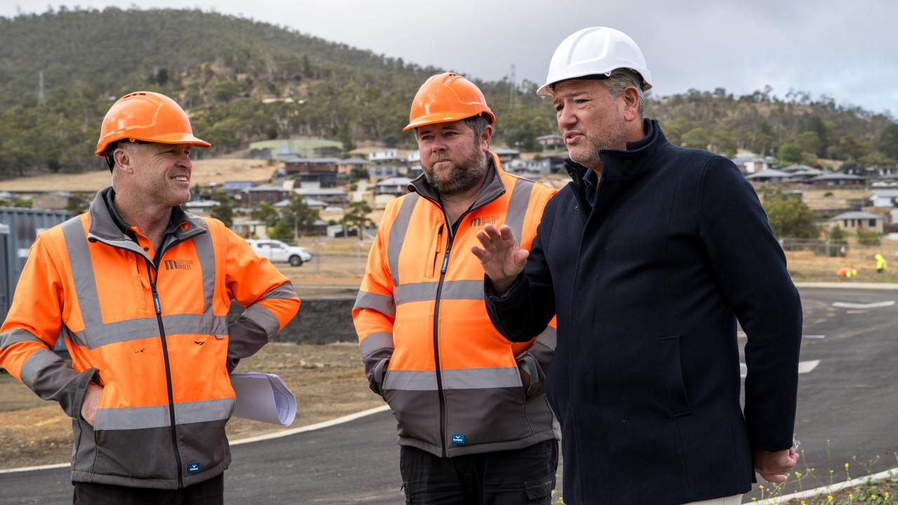 Michael Gravenall and Chris Stephens (Wilson Homes) with Roger Noble