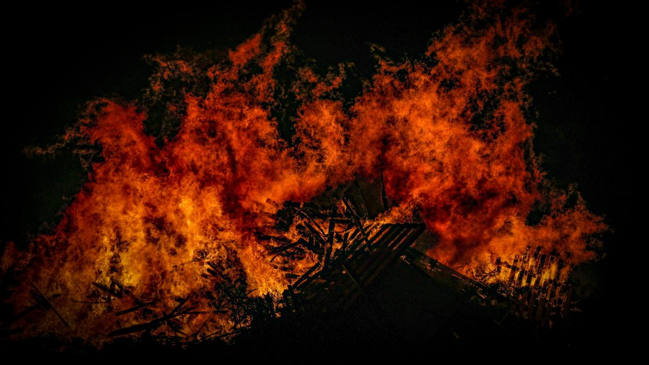 Burn offs- Photo by Zoltan Tasi Fire