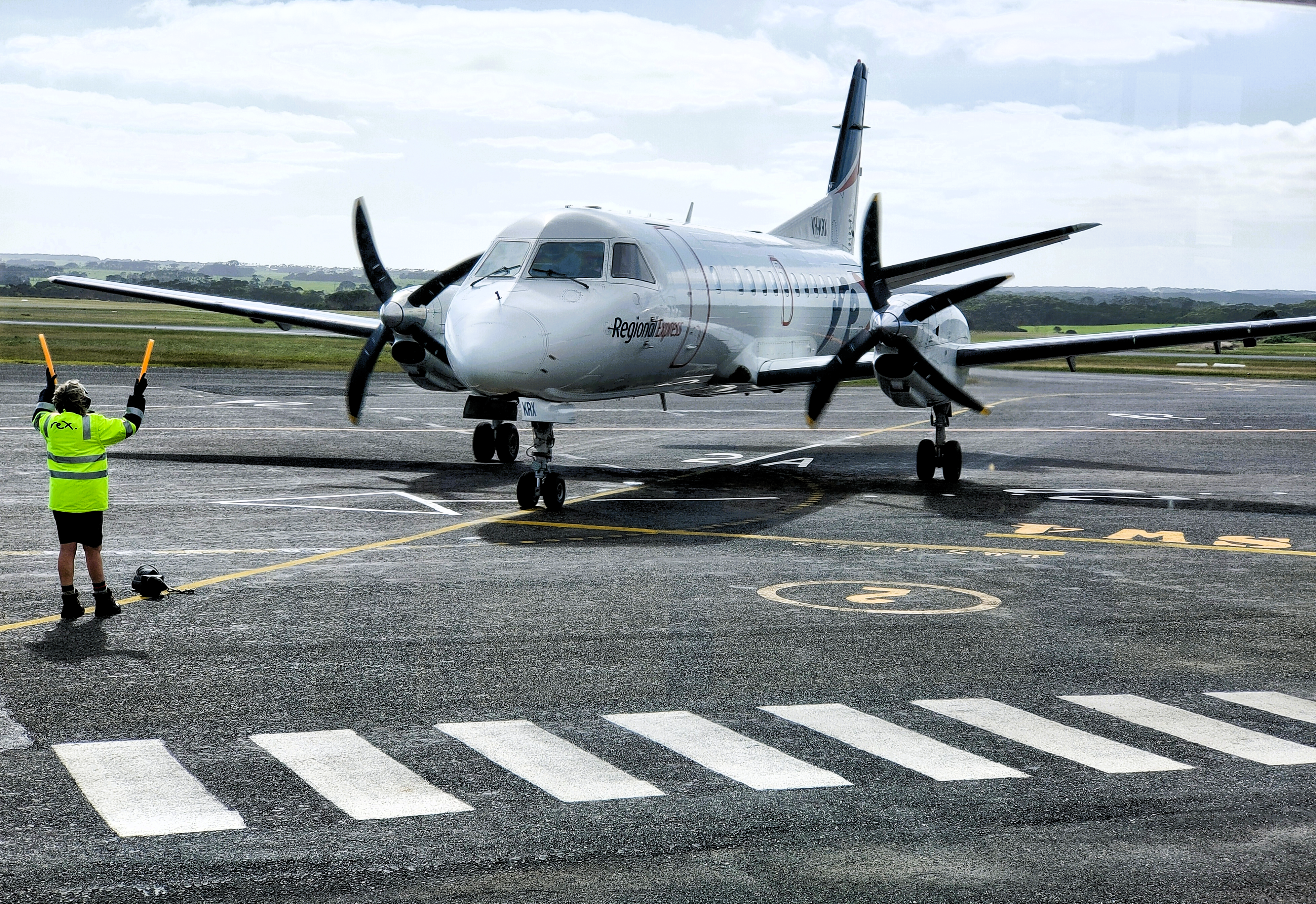 A Rex aircraft landing King Island Airport