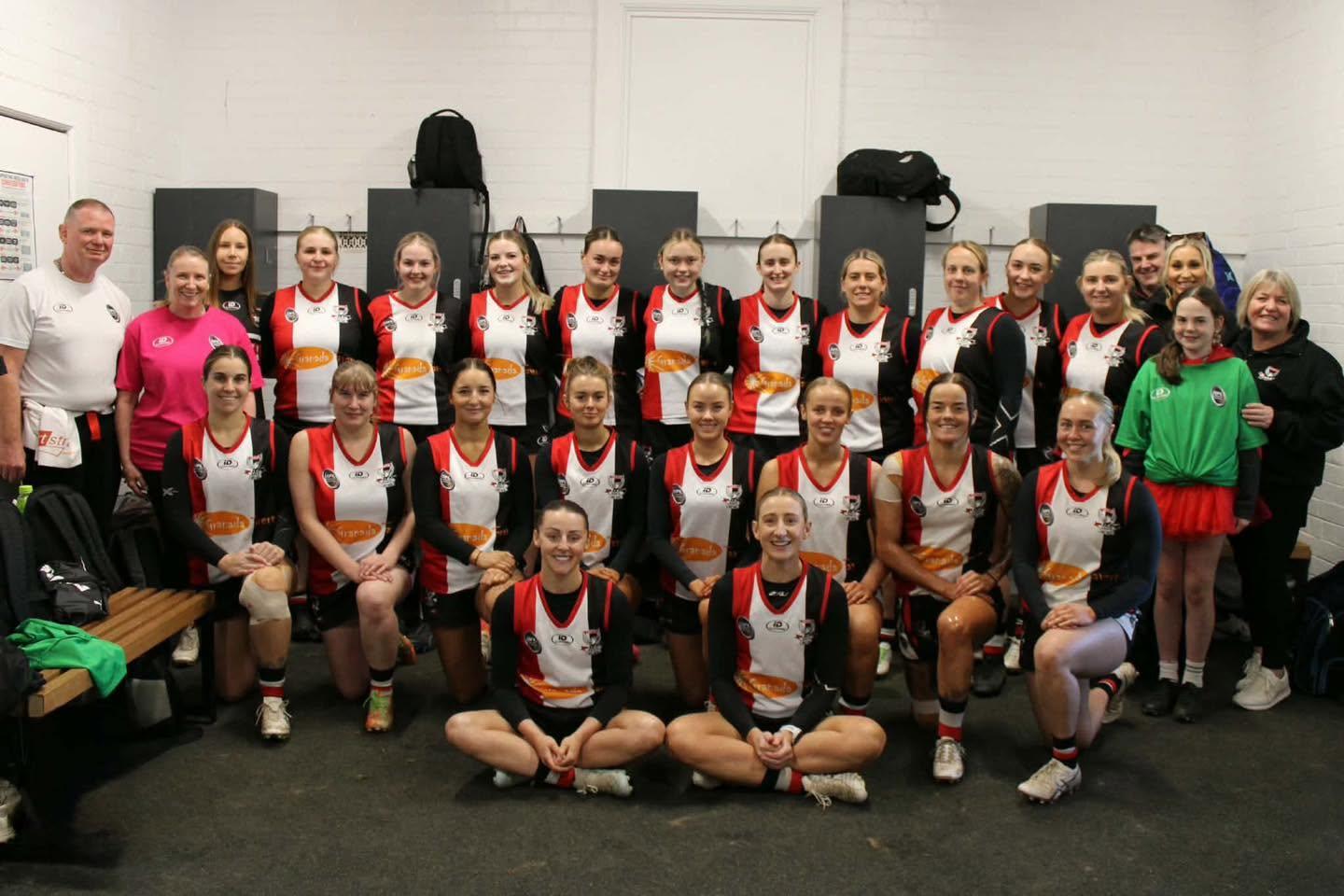 Senior Women's Eagles with support staff