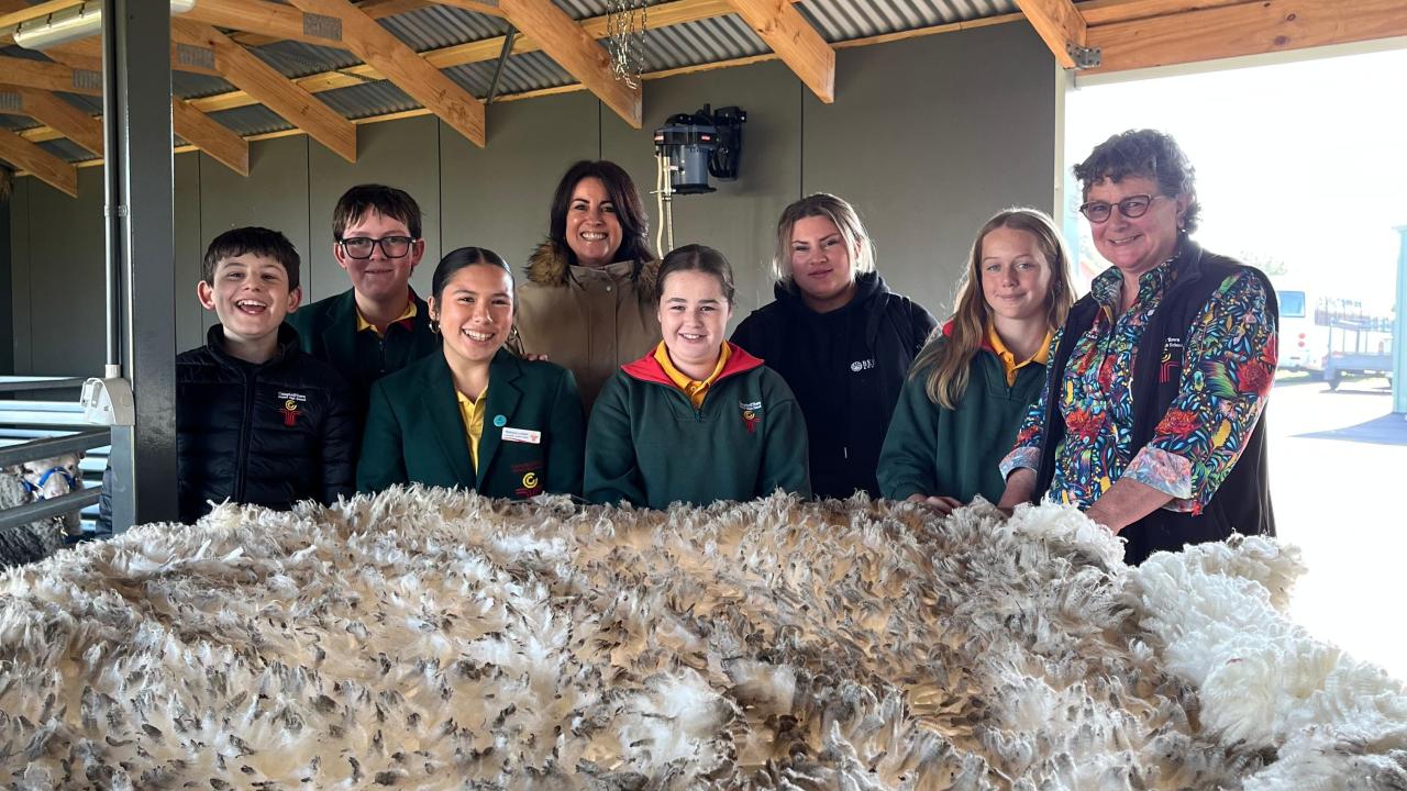 Education Minister Jo Palmer with Campbell Town District High School staff and students Education Minister Jo Palmer with Campbell Town District High School staff and students