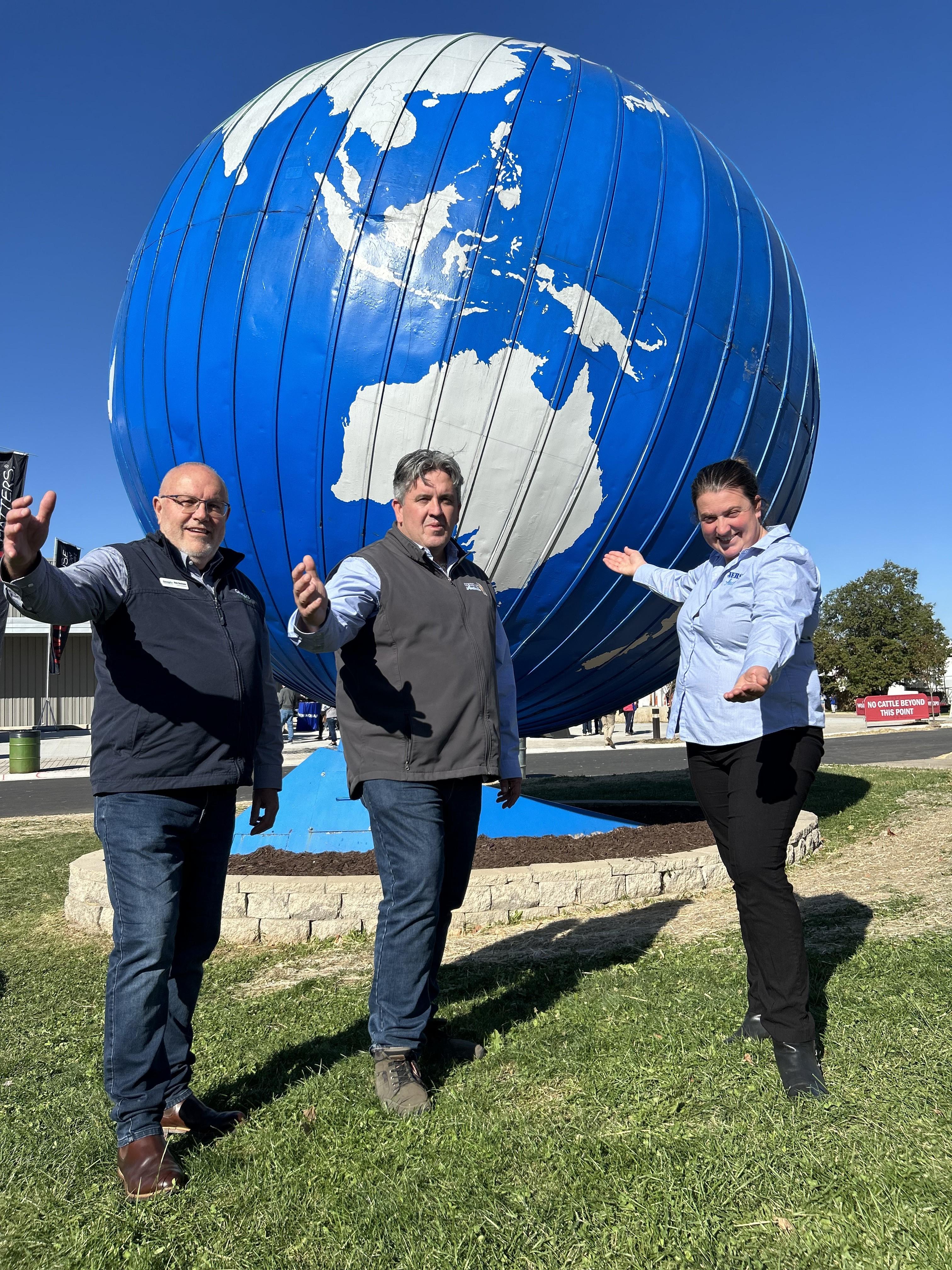 Melbourne will host a global Jersey cattle conference next year  with guests to tour mainland dairy regions.