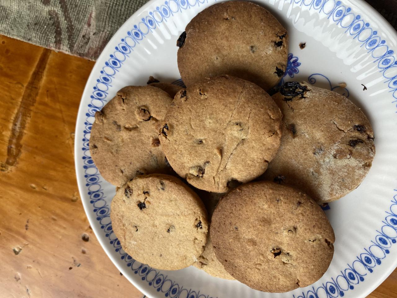 Dawnie's currant biscuits