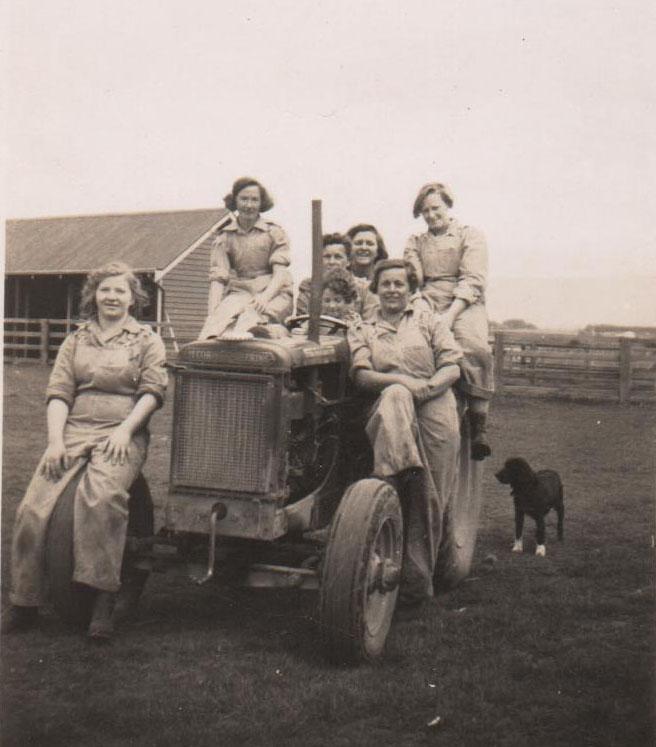 Womens Land Army recruits