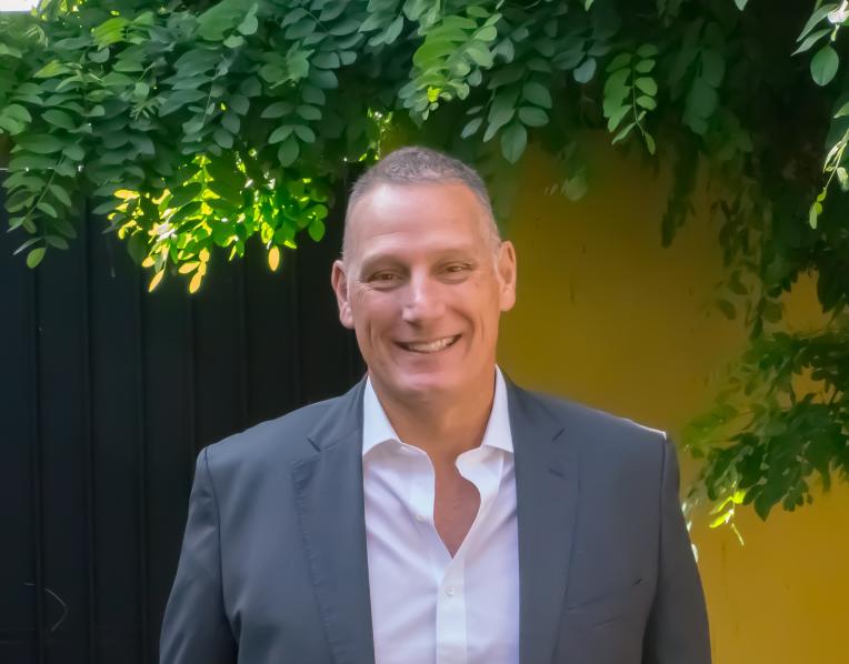 Extractas Bioscience CEO Dr Ross Murdoch